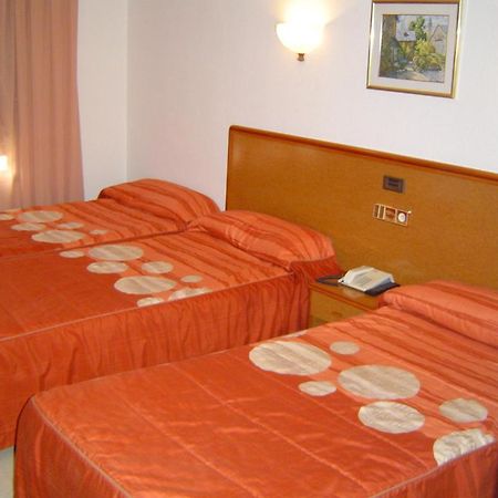Hotel Lazaro Calamocha Bagian luar foto
