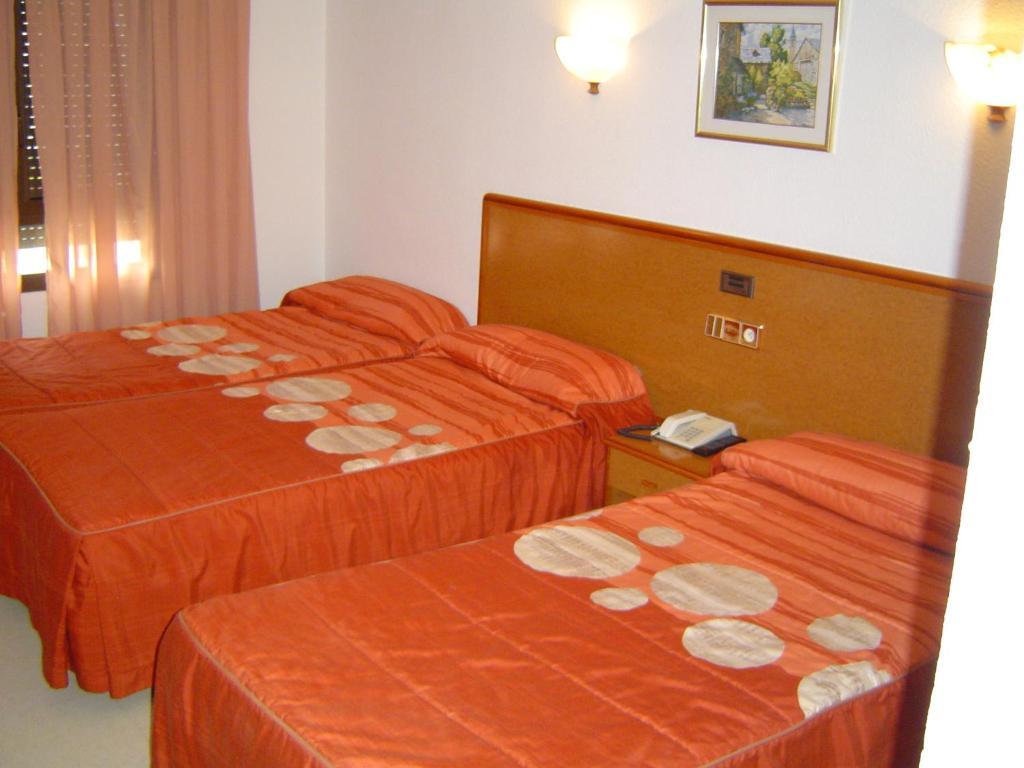 Hotel Lazaro Calamocha Bagian luar foto