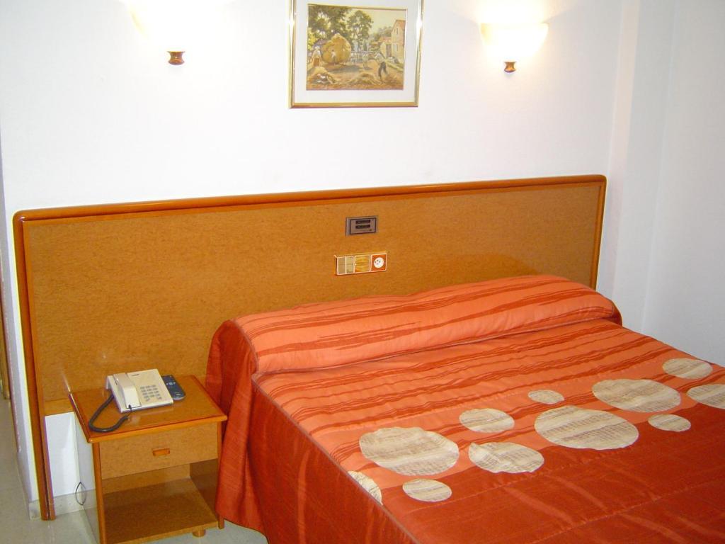 Hotel Lazaro Calamocha Ruang foto
