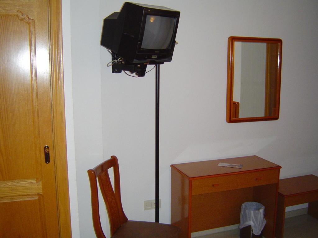 Hotel Lazaro Calamocha Ruang foto